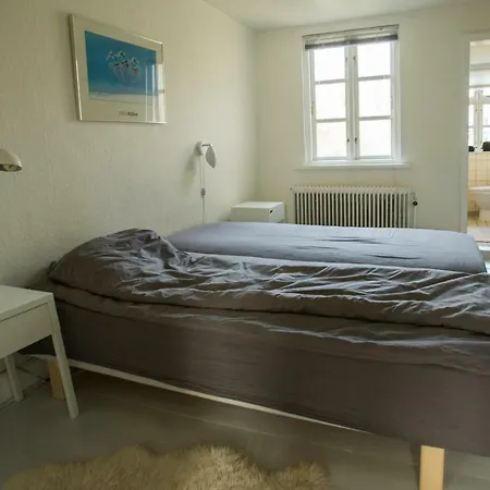 Skt. Knudsgade 46 *