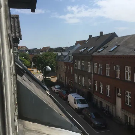 Skt. Knudsgade 46 *